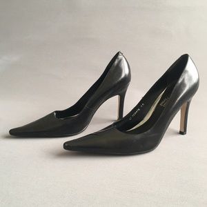 Vintage Cathy Jean black leather pointy toe pumps size 7.5